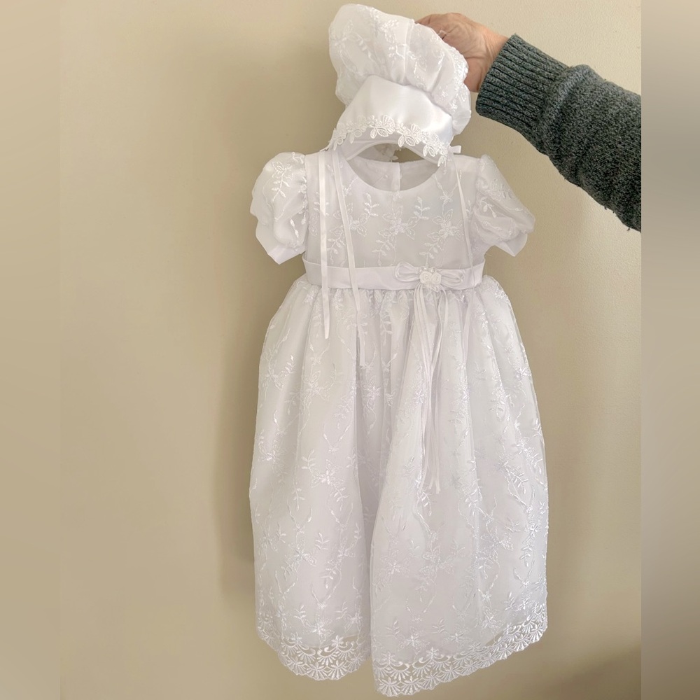 NWT Elegant Lace Baptism Dress with matching bonnet
